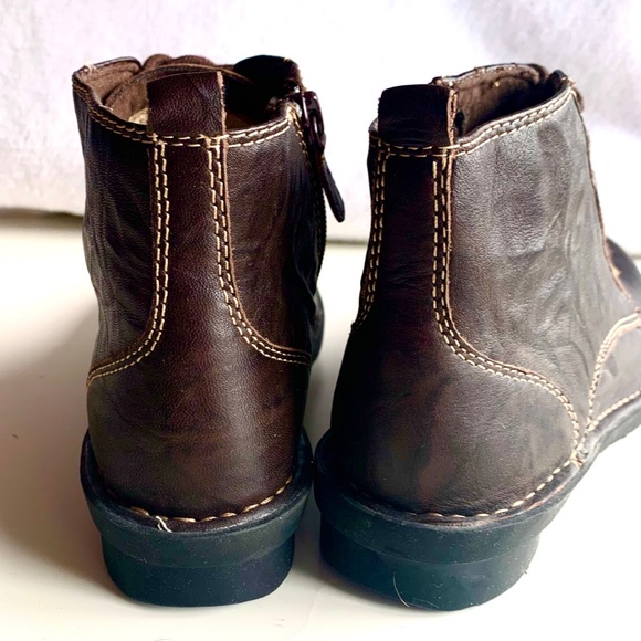 NEW CLARKS Blendables Leather Brown BOOTS Booties - Picture 6 of 8